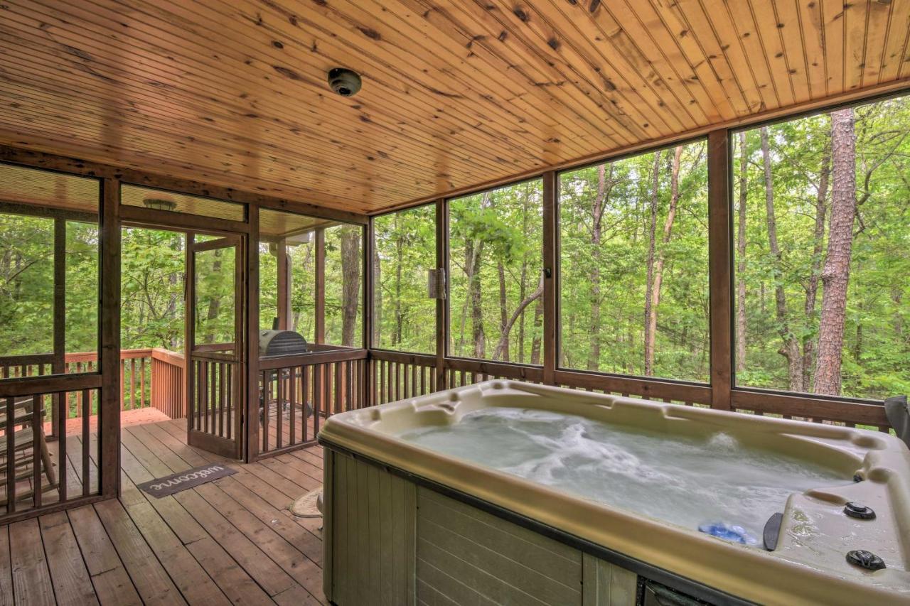The Honeybee Cabin With Private Porch And Hot Tub Clarkesville Exteriör bild