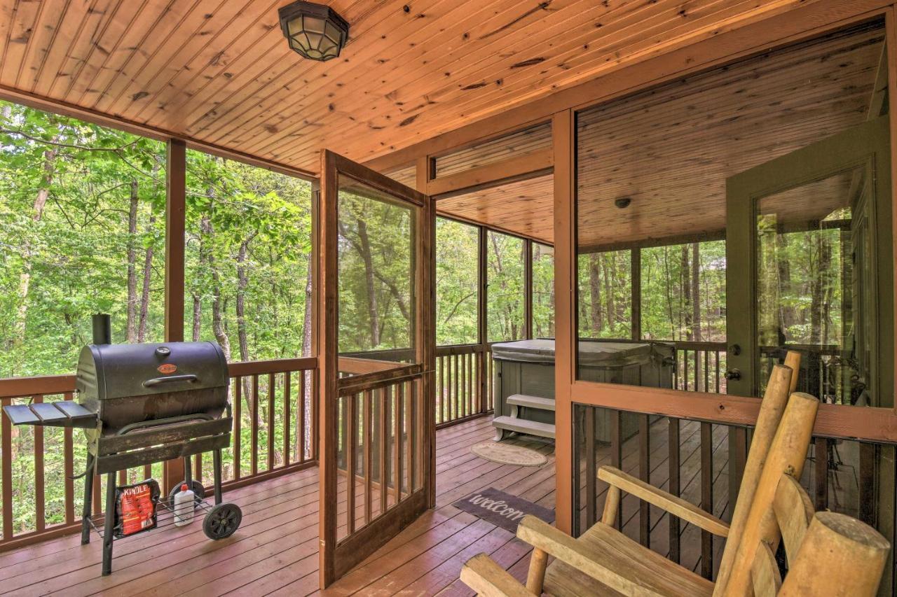 The Honeybee Cabin With Private Porch And Hot Tub Clarkesville Exteriör bild